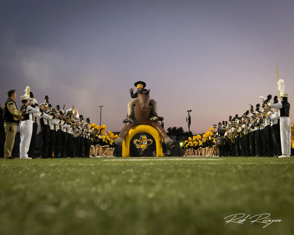 El Cap band and cheerleaders