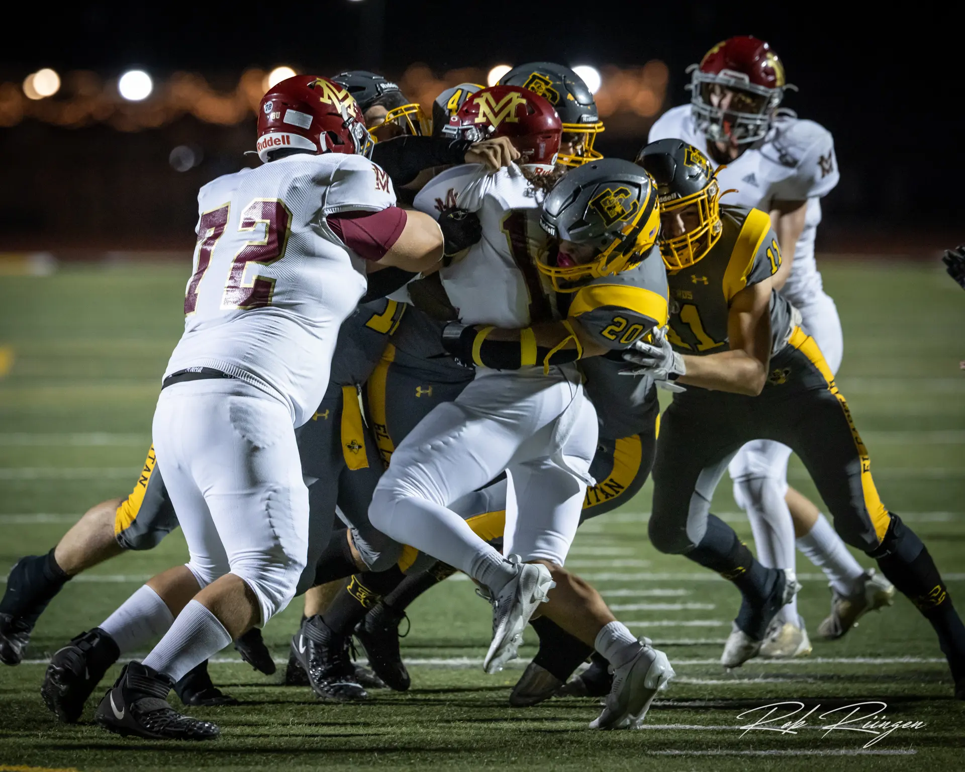 El Capitan Vaqueros Football gang tackle